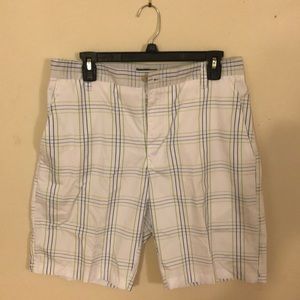 Ben Hogan Men’s gold shorts. Size 32.